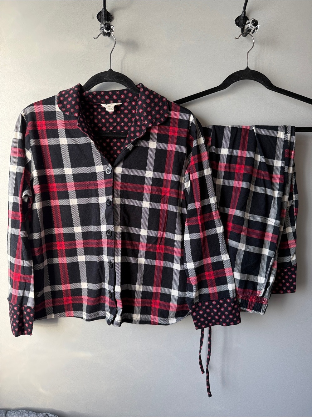 Vera Bradley Black, Red & White Plaid Cotton Pajama Set